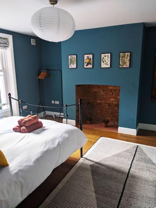 Stylish And Colourful Flat Minutes From The Beach Margate Eksteriør billede